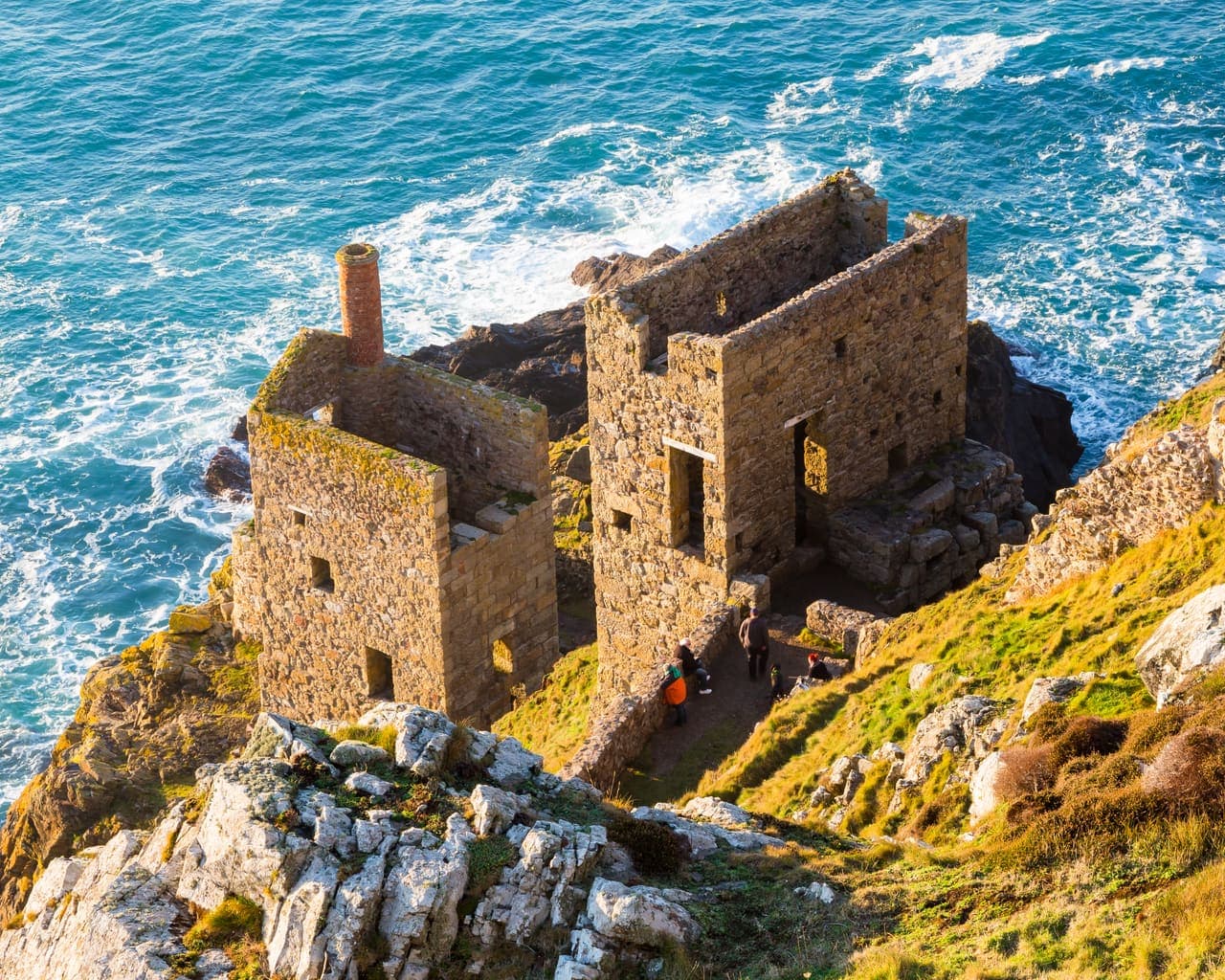 Ruined mine buildings on the Cornish cliffs