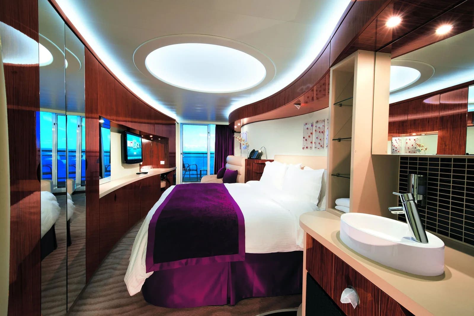 Family Club Balcony Suite, Norwegian Epic