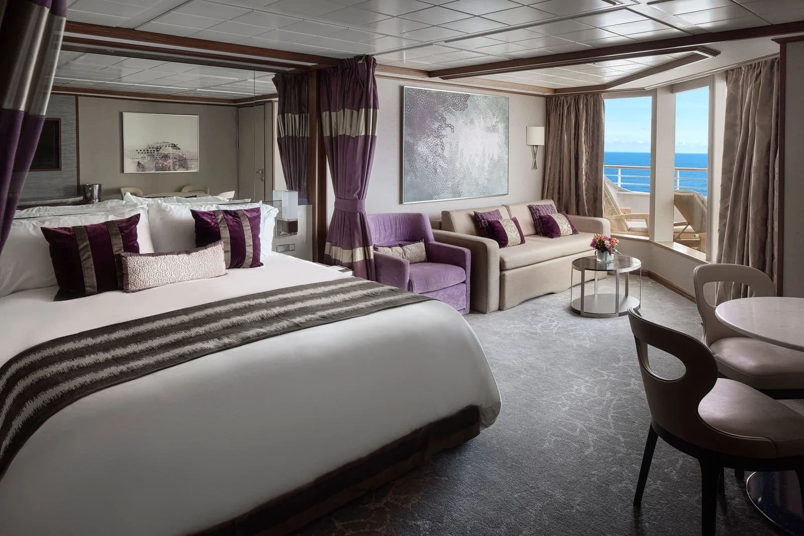 Forward-Facing Deluxe Penthouse with Large Balcony, Norwegian Pearl