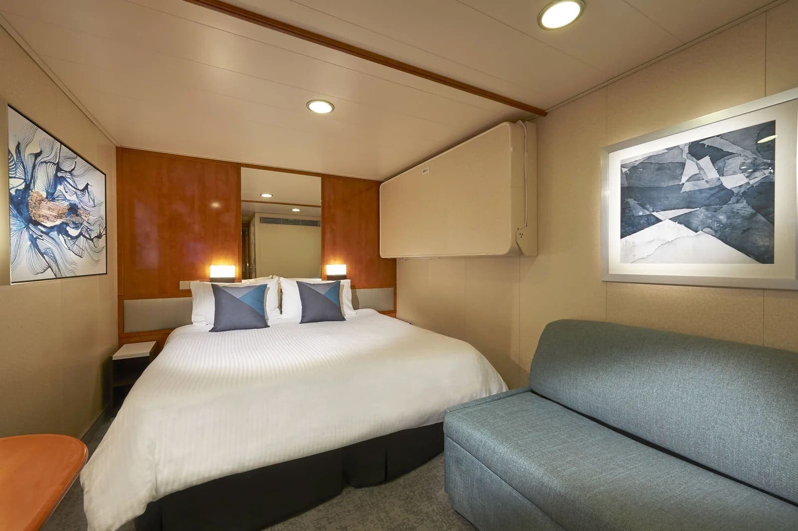 Family Inside, Norwegian Sun