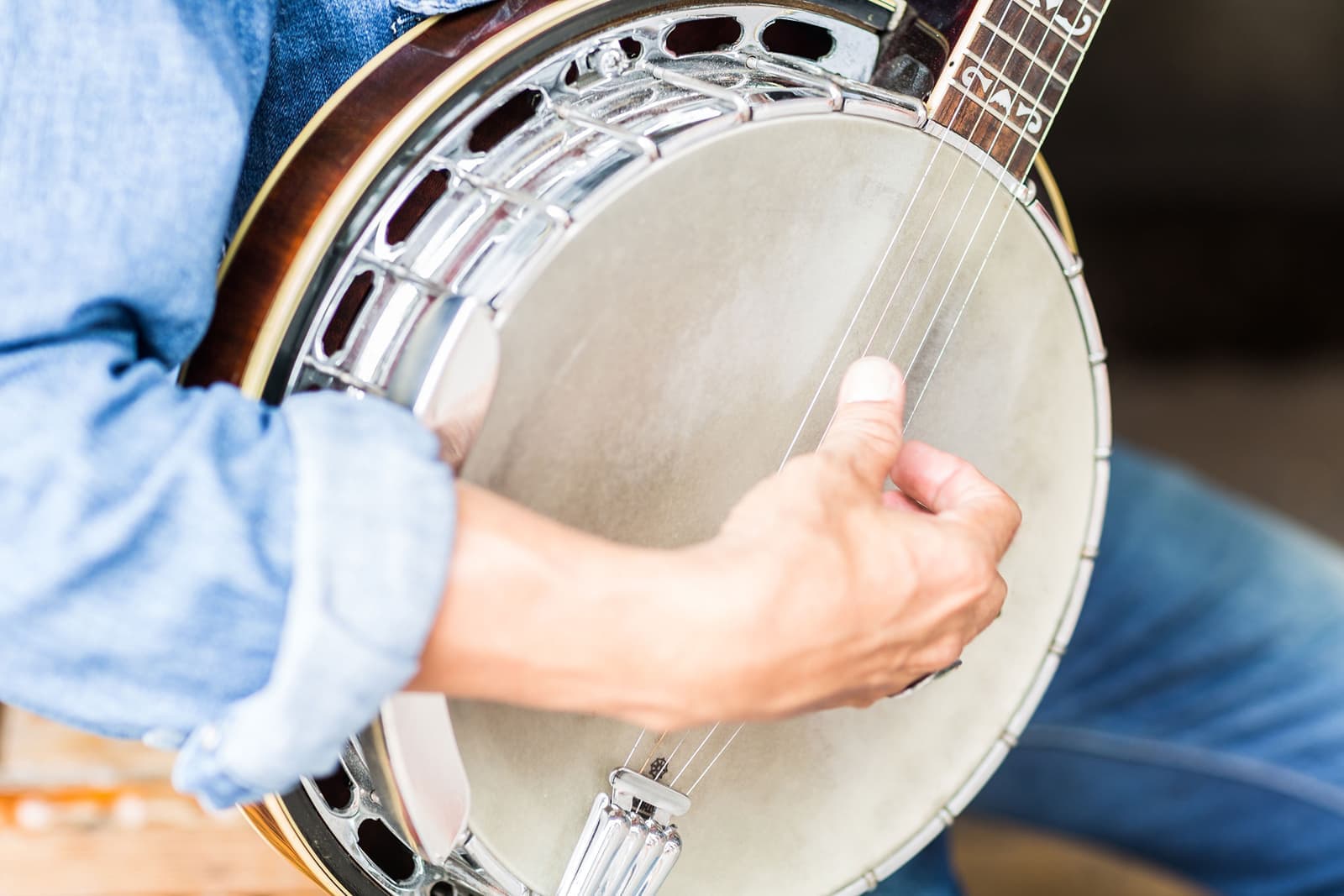 Musician on the banjo, UCross, USA