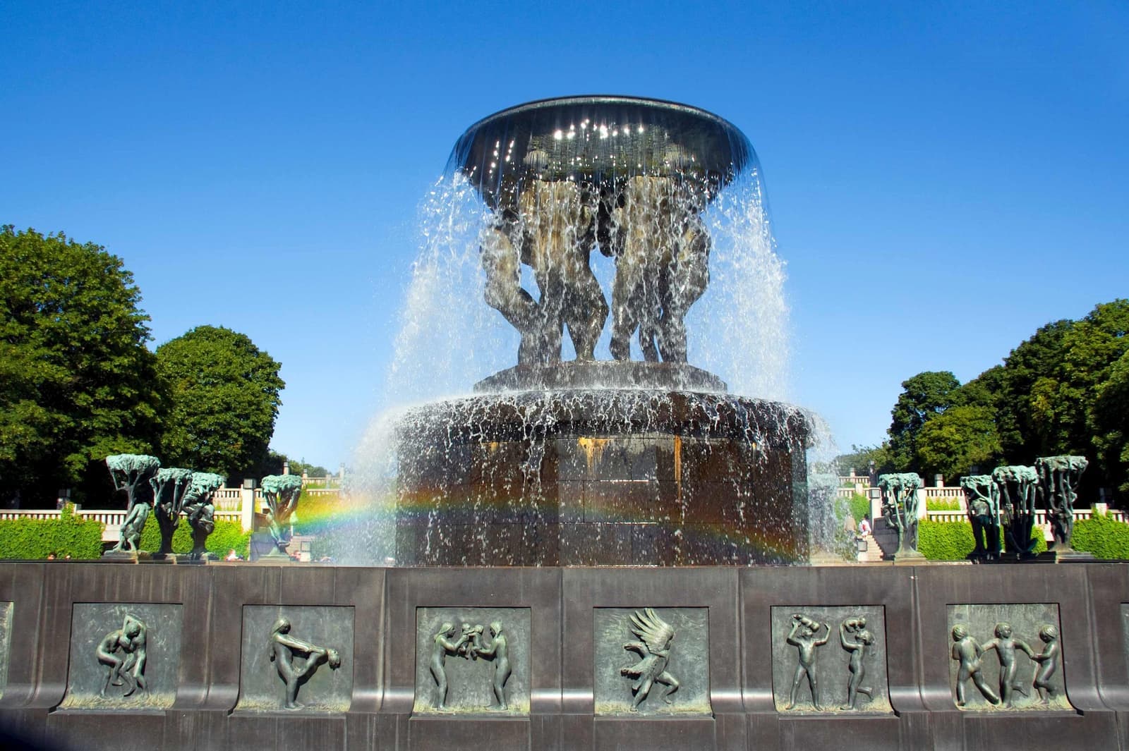 Vigeland Fountain in Oslo’s Frogner Park with cascading water and sculptures