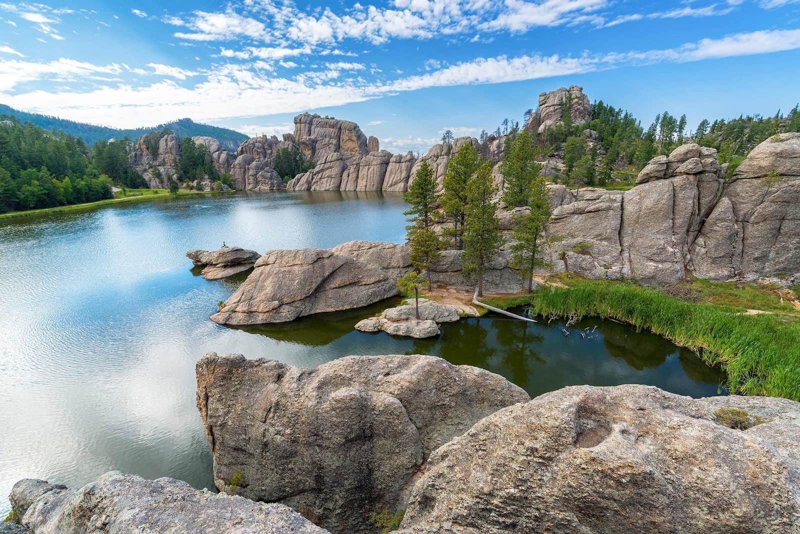 Landscape view of Sylvan Lake in Black Hills, USA