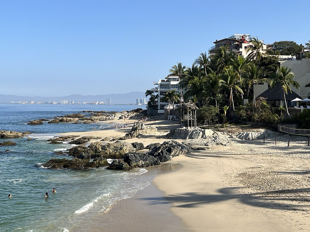 Conchas Chinas and the south shore
